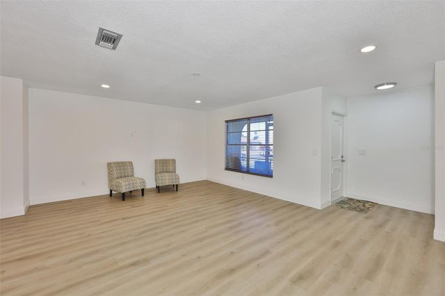 325 GREEN MANOR DRIVE, Sun City Center, FL 33573