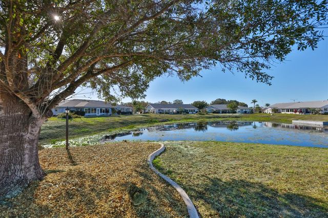 325 GREEN MANOR DRIVE, Sun City Center, FL 33573