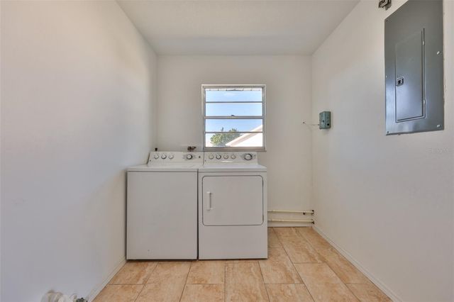 325 GREEN MANOR DRIVE, Sun City Center, FL 33573