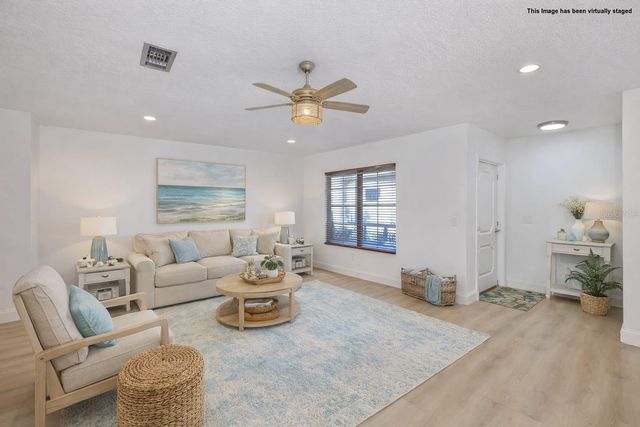 325 GREEN MANOR DRIVE, Sun City Center, FL 33573