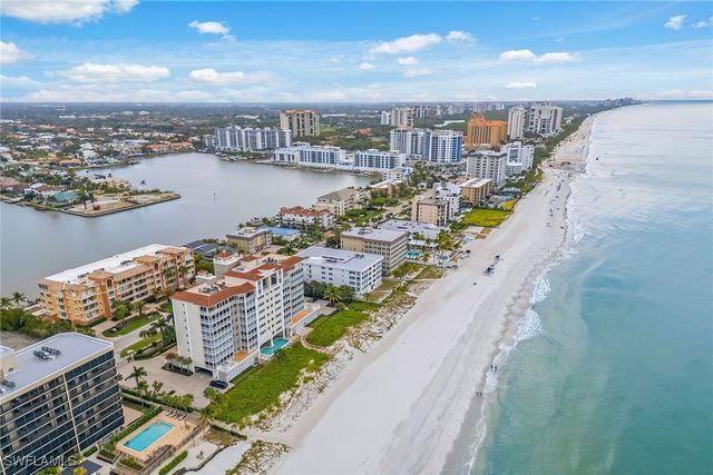 9566 Gulf Shore DR 201, Naples, FL 34108