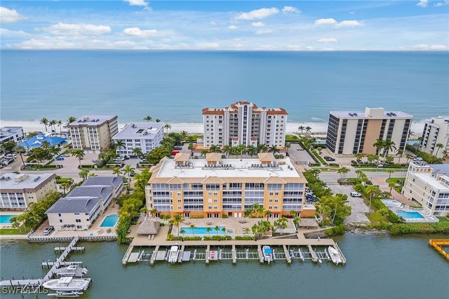 9566 Gulf Shore DR 201, Naples, FL 34108
