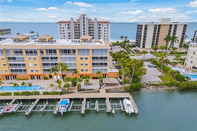 9566 Gulf Shore DR 201, Naples, FL 34108