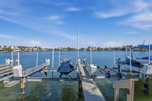 9566 Gulf Shore DR 201, Naples, FL 34108
