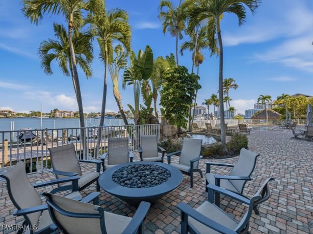 9566 Gulf Shore DR 201, Naples, FL 34108
