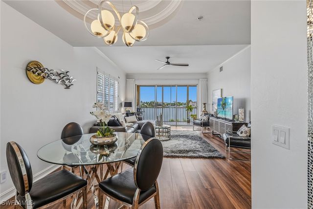 9566 Gulf Shore DR 201, Naples, FL 34108
