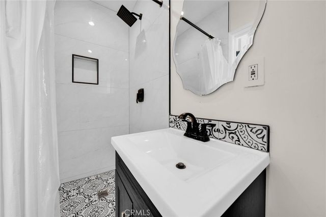 12145 Hatteras, Valley Village, CA 91607