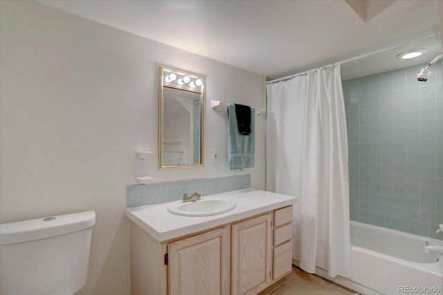 8860 Kachina Way, Lone Tree, CO 80124