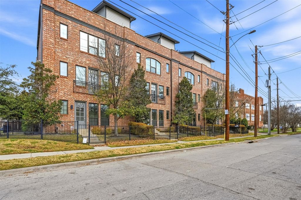 1900 Caddo Street 2, Dallas, TX 75204