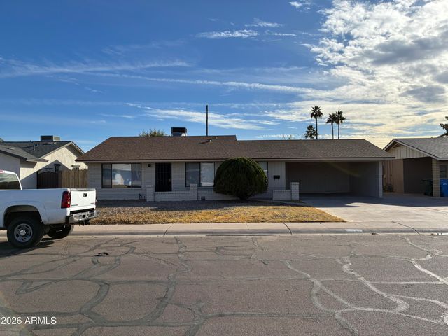 8819 W ROMA Avenue, Phoenix, AZ 85037