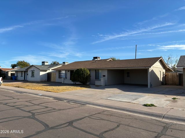 8819 W ROMA Avenue, Phoenix, AZ 85037
