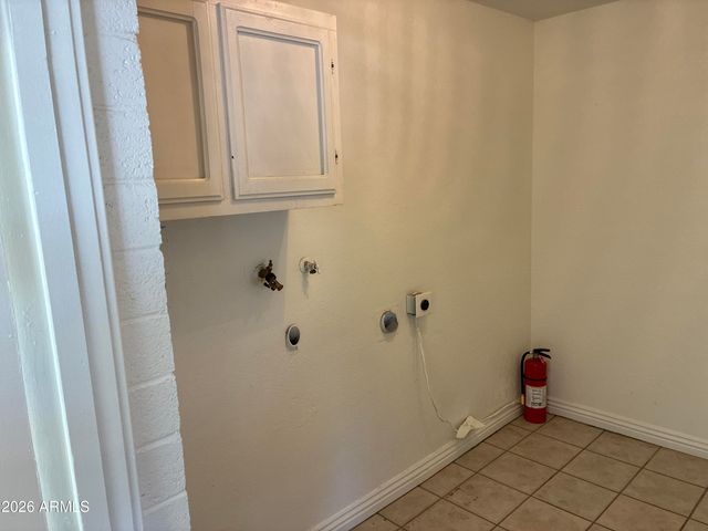 8819 W ROMA Avenue, Phoenix, AZ 85037