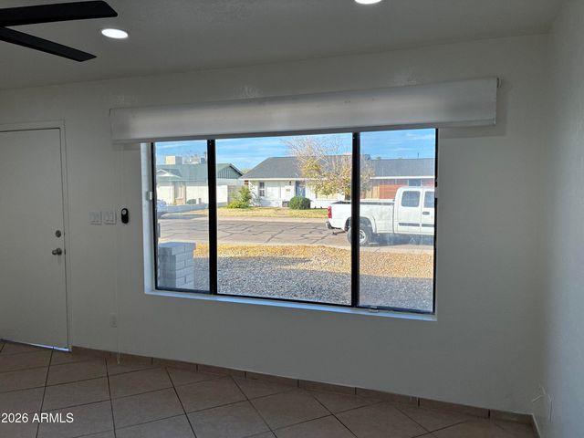 8819 W ROMA Avenue, Phoenix, AZ 85037