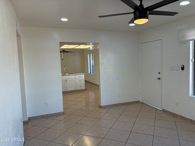 8819 W ROMA Avenue, Phoenix, AZ 85037