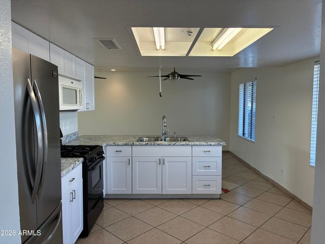 8819 W ROMA Avenue, Phoenix, AZ 85037