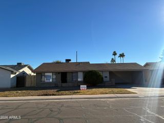 8819 W ROMA Avenue, Phoenix, AZ 85037
