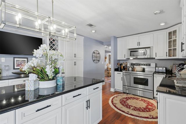 7214 N OLA AVENUE, Tampa, FL 33604