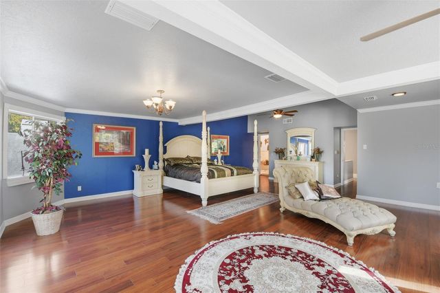 7214 N OLA AVENUE, Tampa, FL 33604