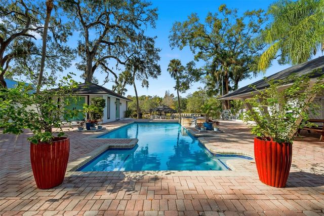 7214 N OLA AVENUE, Tampa, FL 33604