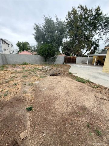 7253 Loma Verde Avenue, Canoga Park, CA 91303