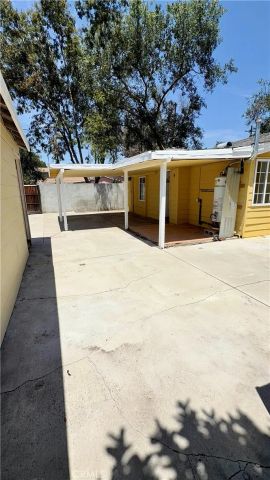 7253 Loma Verde Avenue, Canoga Park, CA 91303