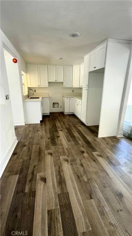7253 Loma Verde Avenue, Canoga Park, CA 91303