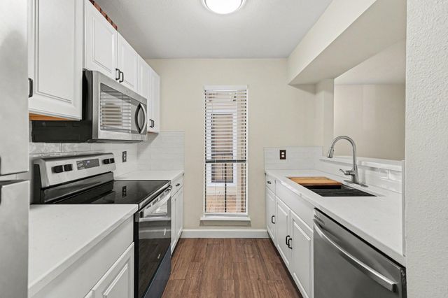 3500 Tangle Brush Drive 83, The Woodlands, TX 77381