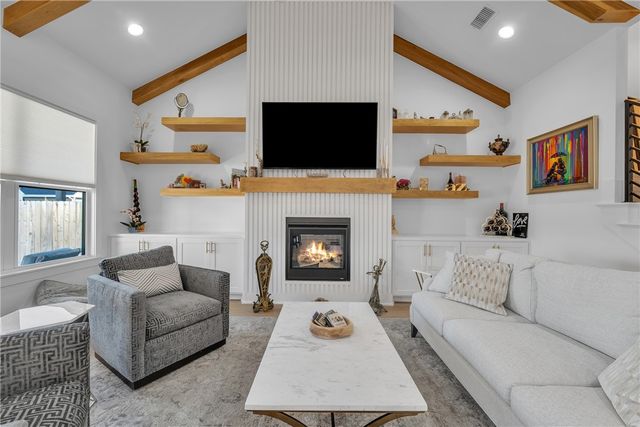 6107 S 41st Street, Rogers, AR 72758