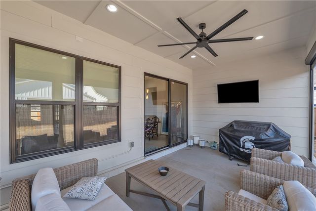 6107 S 41st Street, Rogers, AR 72758