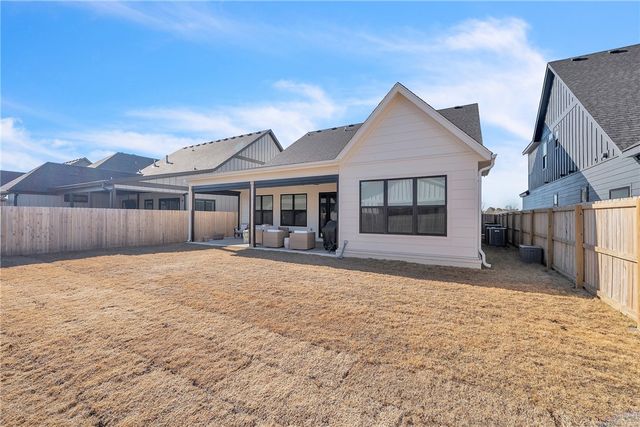 6107 S 41st Street, Rogers, AR 72758