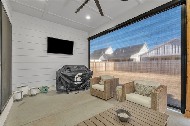 6107 S 41st Street, Rogers, AR 72758