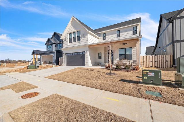 6107 S 41st Street, Rogers, AR 72758