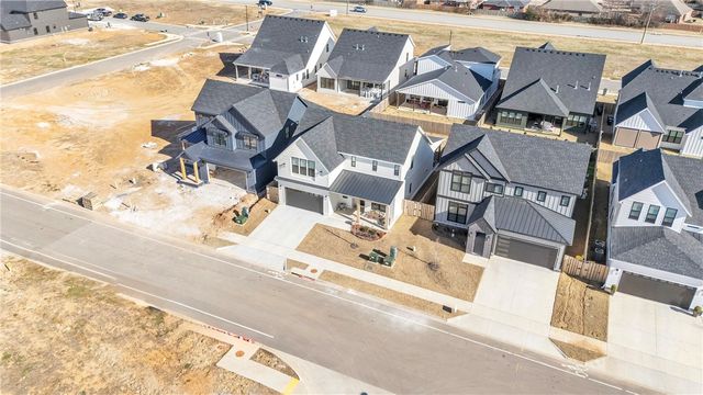 6107 S 41st Street, Rogers, AR 72758