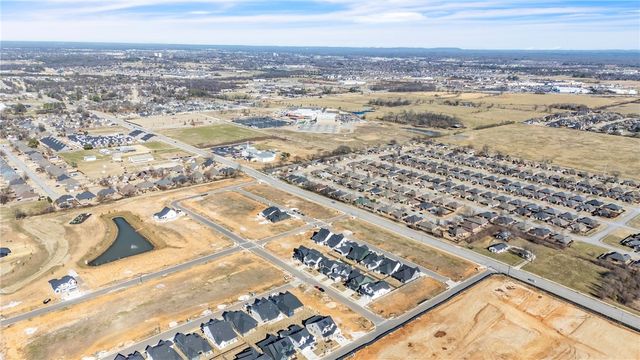 6107 S 41st Street, Rogers, AR 72758