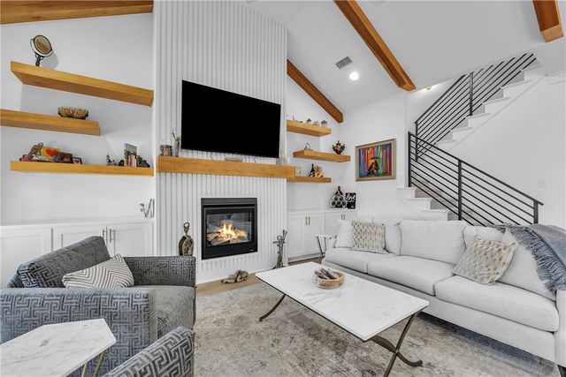 6107 S 41st Street, Rogers, AR 72758