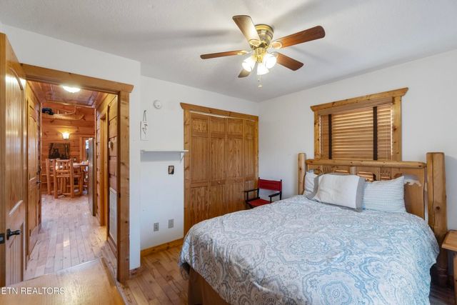 1107 Momma Bear Way, Sevierville, TN 37876