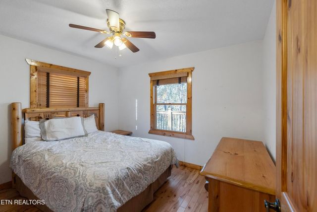 1107 Momma Bear Way, Sevierville, TN 37876