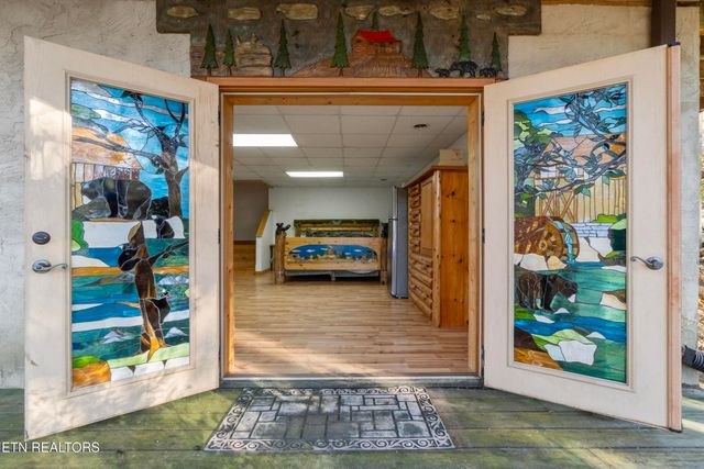 1107 Momma Bear Way, Sevierville, TN 37876