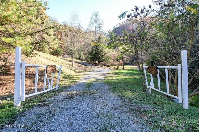 1107 Momma Bear Way, Sevierville, TN 37876