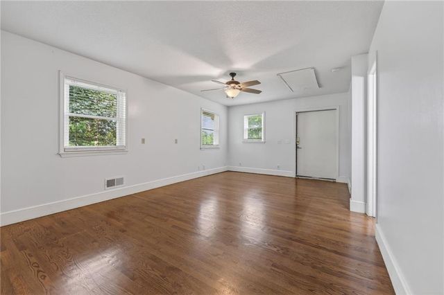 203 S Titus Avenue, Excelsior Springs, MO 64024