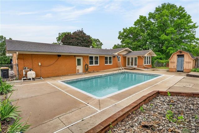 203 S Titus Avenue, Excelsior Springs, MO 64024