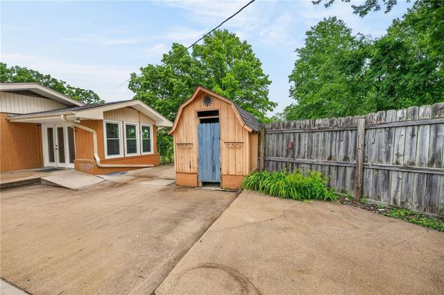 203 S Titus Avenue, Excelsior Springs, MO 64024