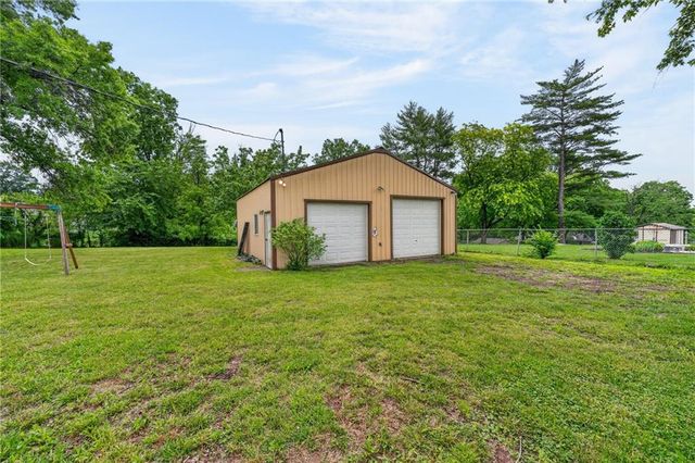 203 S Titus Avenue, Excelsior Springs, MO 64024