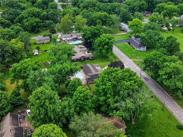 203 S Titus Avenue, Excelsior Springs, MO 64024
