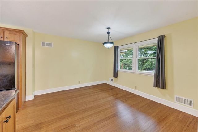 203 S Titus Avenue, Excelsior Springs, MO 64024