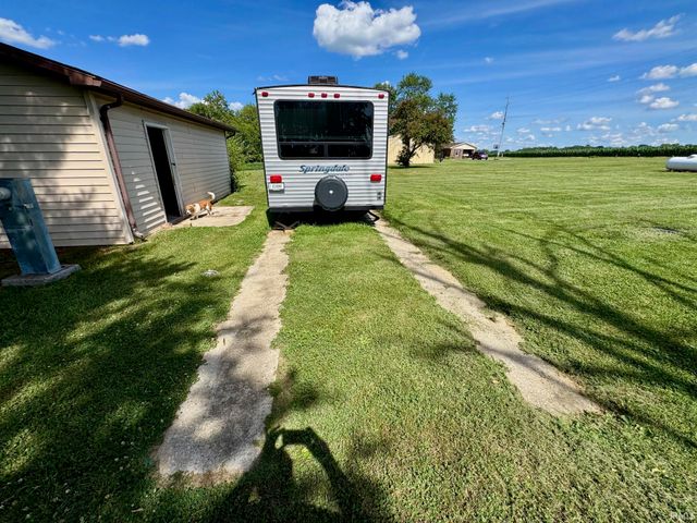 394 E 300 S Road, Princeton, IN 47670