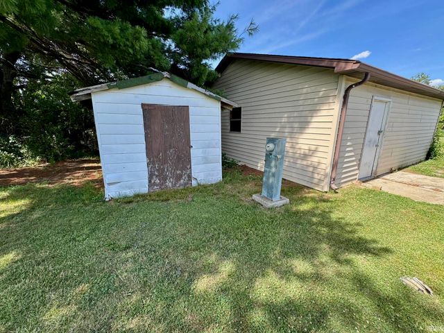 394 E 300 S Road, Princeton, IN 47670