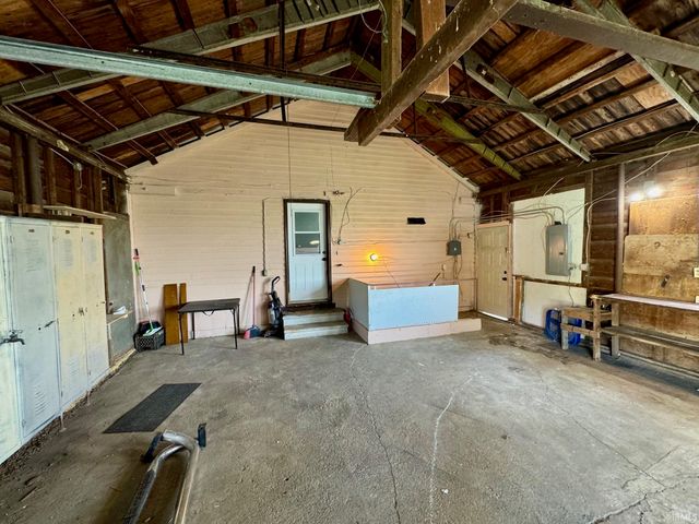 394 E 300 S Road, Princeton, IN 47670