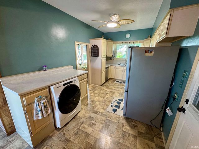 394 E 300 S Road, Princeton, IN 47670