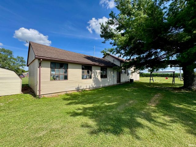 394 E 300 S Road, Princeton, IN 47670